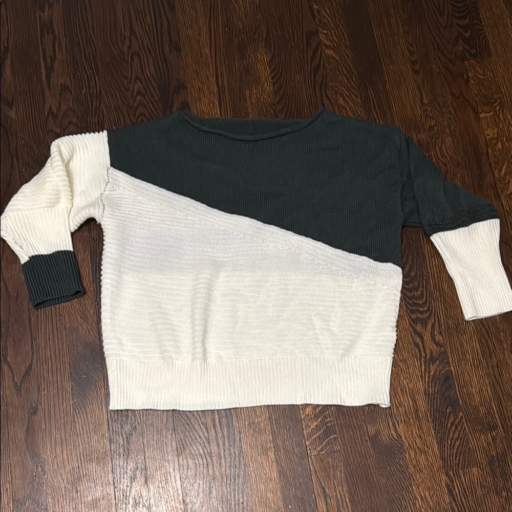 Colorblock Sweater in Black and Cream
